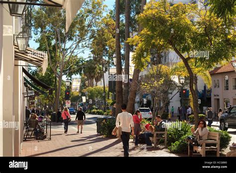 State Street In Downtown Santa Barbara California Stock Photo Alamy