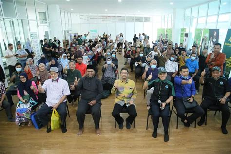 Permohonan jawatan kosong kementerian komunikasi dan multimedia malaysia. TIMBALAN MENTERI KKMM HADIR KE MAJLIS PENYERAHAN ...