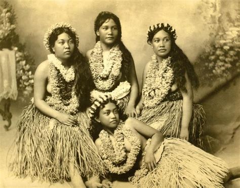 Vintage Photo Of Hawaiian Dancers