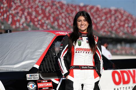 Hailie Deegan Signs Multiyear Deal With Am Racing To Compete In Xfinity