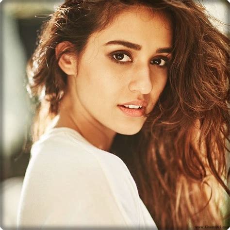 DESI ACTRESS PICTURES Disha Patani Hottest Instagram Pics Collection