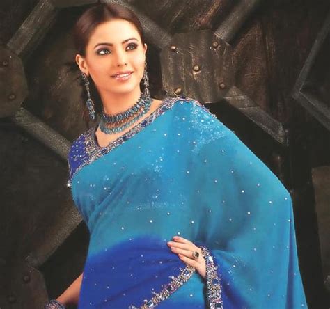 Hot Bollywood Actress Videos Aamna Shariff Biography Wallpapers 2011