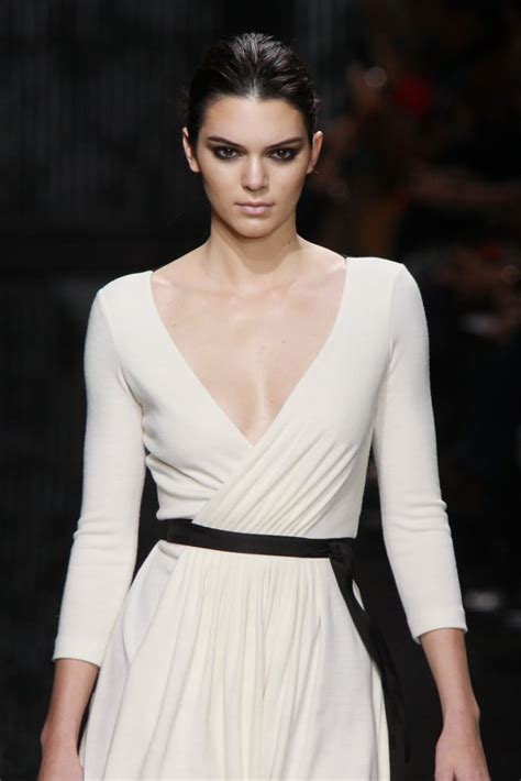 Shes Sexy Kendall Jenner Beauty At Fashion Week Spring 2015