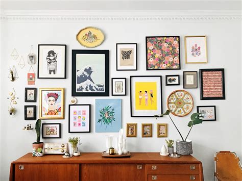 11 Easy Ways To Put Together A Gallery Wall Gallery Wall Living Room