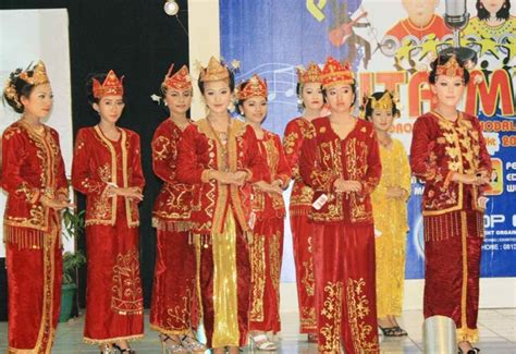 Pakaian Adat Tradisional Nggembe Sulawesi Tengah Budaya Indonesia My