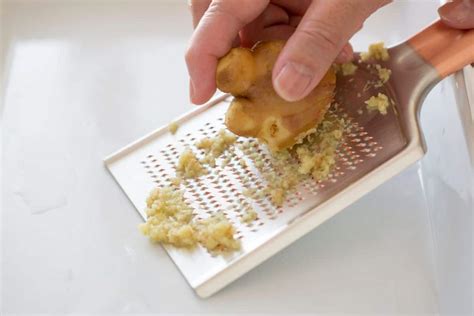 Best Way To Grate Ginger