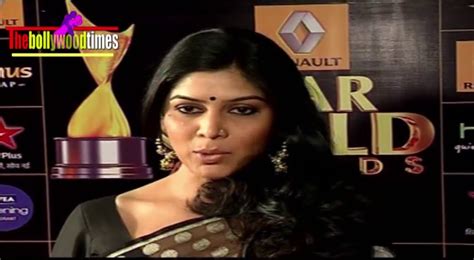 Sexy Tv Actress Sakshi Tanwar Rarest And Hottest Navel Show Through