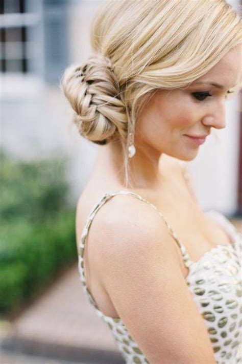 55 Classic Side Bun Ideas For Formal To Casual Occasion
