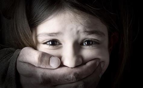 Juicio A Un Padre Por Violar A Su Hija Durante Veinte Años Y Tener Ocho