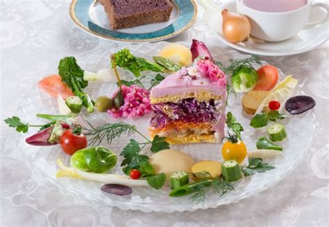 These Gorgeous Salad Cakes Make Eating Your Veggies Extra Fun