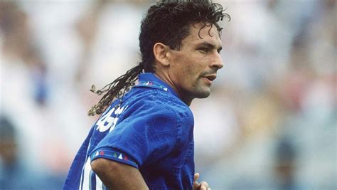 A unique footballer, capable of thrilling fans all over the world. Fußball-Künstler und Einzelgänger: Der "göttliche" Baggio ...