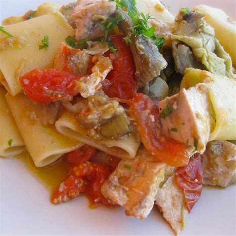 Check spelling or type a new query. Paccheri con pesce spada carciofi e pomodorini - Fresco Pesce