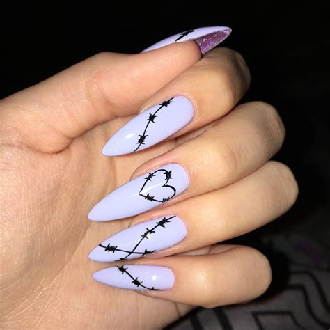 Edgy Soft Grunge Aesthetic Nails - pic-wabbit