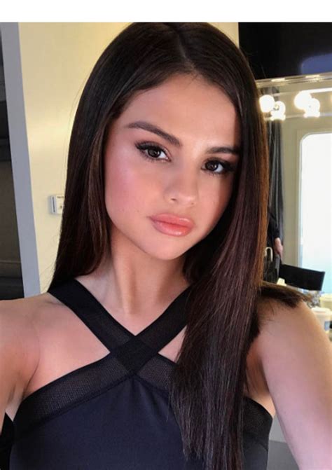 Selena Gomezs Selfie For Pantene — New Ad Campaign Hair And Makeup