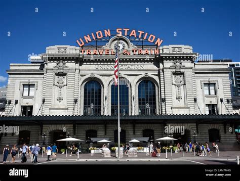 Amtrak Train At Station Hi Res Stock Photography And Images Alamy
