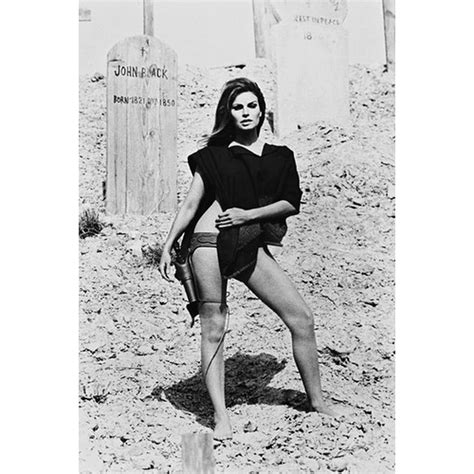 Hannie Caulder Raquel Welch 24x36 Poster