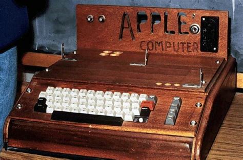 Original Apple 1 Computer Sells For 213600 At Auction