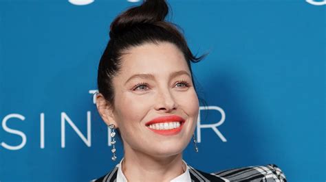 has jessica biel been hiding her curls from us all this time — see photos allure