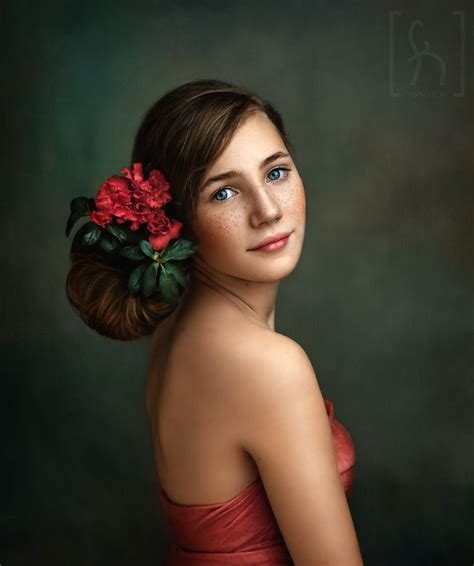 Fotografia Artystyczna W Stylu Fine Art Portet Dziewczyny Z Kwiatem