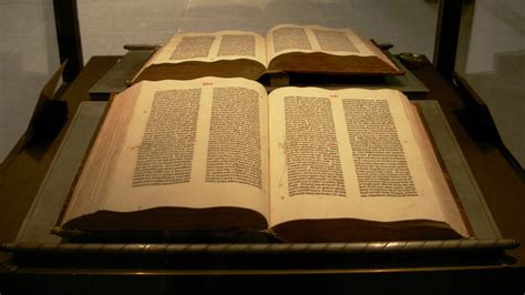 La Primera Biblia De Gutenberg Se Encuentra Disponible En Formato