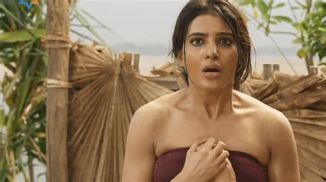 Samantha Hot Navel And Sexy Cleavage Show In GIF Image From