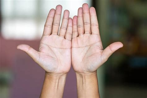21 Hand Symptoms That Indicate Bigger Health Problems