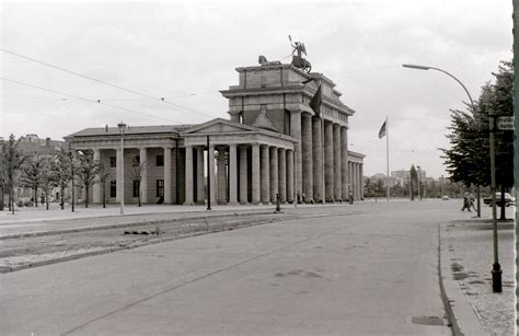 Brandenburg Gate From The West 1945 1990 Flickr