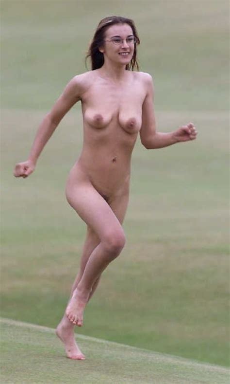 海外女性が全裸で走り抜けるストリーキング画像 エロ画像 PinkLine