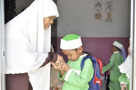 Seperti tanya jawab antara guru dan murid berikut ini pasti dijamin kamu ngakak dan rindu jaman sekolah. Pasti Al-Furqan: SESI PEMBELAJARAN JANUARI 2011 TELAH BERMULA.