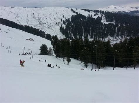 Like all other parts of the world, snowfall in india is synonymous with bewitching sceneries and is one of the best events during the winter season as nothing can be more mesmerizing than watching the tiny. 14 Beautiful Places To Enjoy Snowfall In India: TripHobo