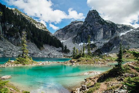 The Top 11 Most Beautiful Lakes In Canada Skyscanner