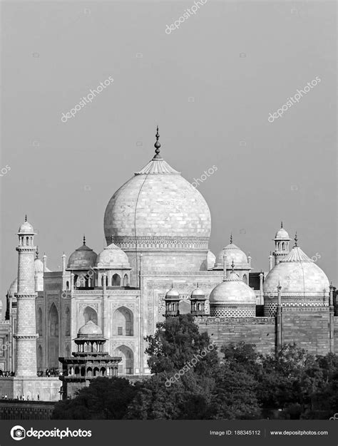 Perspective View On Taj Mahal Mausoleum Stock Editorial Photo
