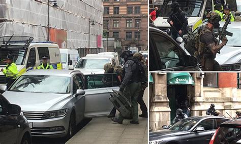 Police Raid Manchester City Centre Flat After Arena Attack Daily Mail Online
