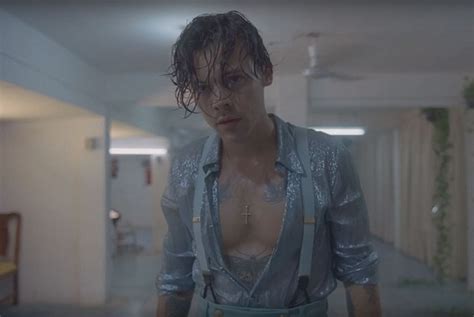 Styles and producers tyler johnson and kid harpoon wrote the song. แปลเพลง Lights Up - Harry Styles | แปลเพลง แปลเพลงสากล แปล ...