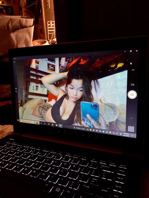 Laptop Selfie Computer Photo Camera Selfie Mac Book Photobooth Selfie