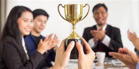 4 Memorable Ways to Reward Your Employees for a Job Well Done
