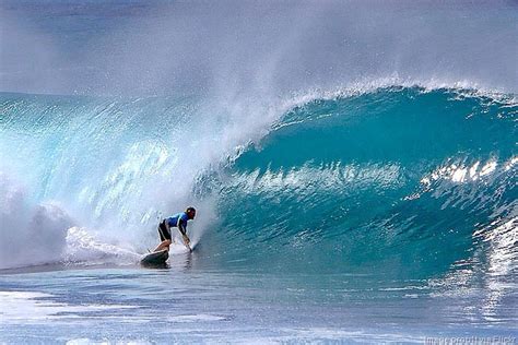 5 Best Surf Spots In Hawaii Man On The Lam Travel Blog