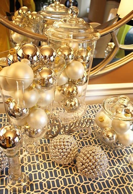 44 Refined Gold And White Christmas Décor Ideas  DigsDigs