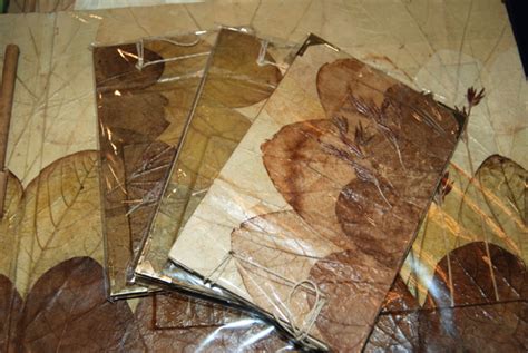 Maybe you would like to learn more about one of these? Karya Seni Dari Daun Kering (HERBARIUM)