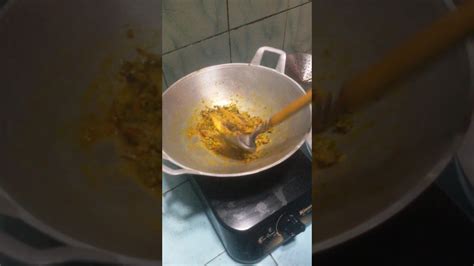 Sebenarnya banyak sekali inovasi masakan ayam yang bisa anda coba buat di rumah, mulai dari resep masakan ayam indonesia hingga resep ayam luar negeri. Masak ikan pindang - YouTube