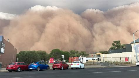 Australia Wildfires Floods Hail Hit Canberra Dust Storm In Dubbo