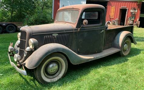 Vintage Custom 1935 Ford Pickup Barn Finds