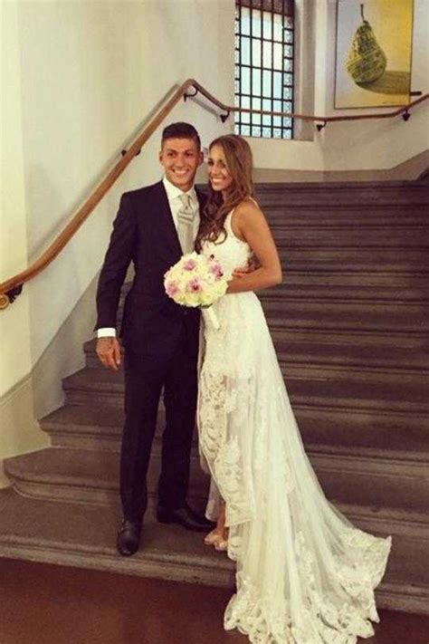 Gegen spanien könnte er zum alleinigen rekordhalter. Hochzeit von Mirjana Vasovic und Steven Zuber im Baur au ...