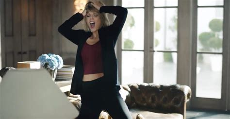 Taylor Swift Dances To The Darkness In Latest Apple Music Ad 9to5mac