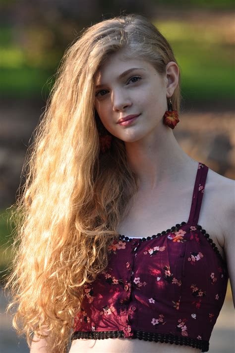 Portrait Of Elena Kiernan Shipka Half Blood Gorgeous Girls Elena Female Models Daughter