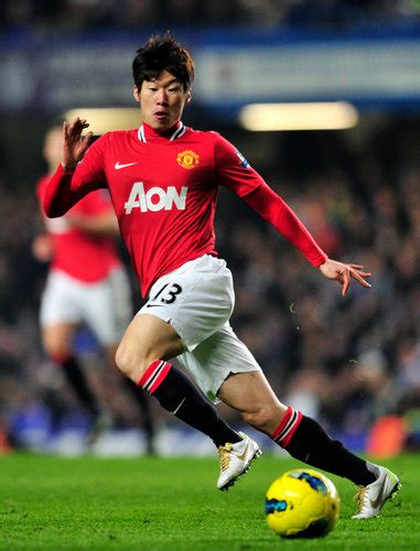 Park jisung is a 17 year old boy. At Manchester United, Park Ji-sung Out, Money In - The New ...