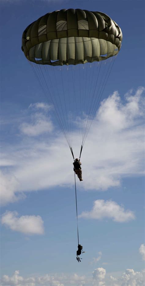 Leap of Faith: Marines parachute out of Osprey > Okinawa Marines > News ...