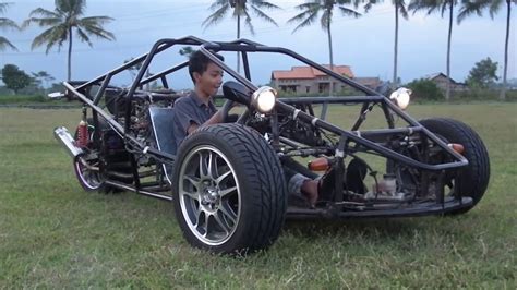 Follow us on instagram @trex.racing. T-Rex Three Wheeled Motorcycle Test Drive Zoom In ...