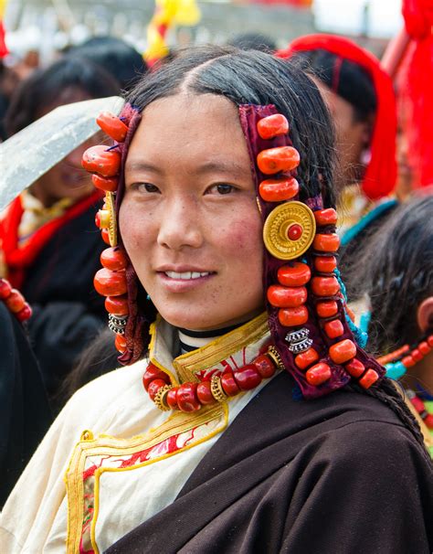 Pin By Macriana Tapioca On Humans And Humanoids Tibet People Tibet