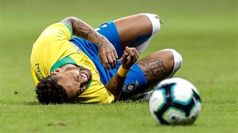 Brasil En Problemas Neymar Queda Fuera De La Copa América Por Lesión
